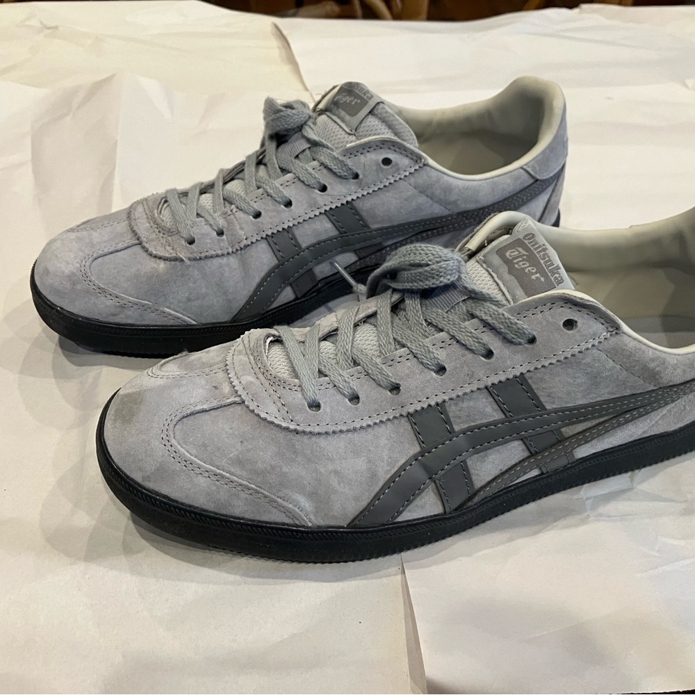 Asics Men's Sneakers in Gray and Black